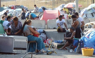 Ballottés d'un campement illégal à un autre, les Roms de Marseille bénéficient d'un suivi médical erratique, une situation dénoncée par les associations, pour qui chaque expulsion est synonyme de rupture dans les soins apportés à ces populations très fragiles.