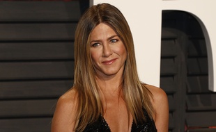 Jennifer Aniston à la soirée Vanity Fair des Oscars