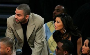 Le joueur de basket Tony Parker sort lundi son premier album, baptisé "Tony Parker", sous le label Music One lancé fin 2006 par TF1, a-t-on appris auprès du groupe audiovisuel.