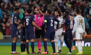Les Parisiens protestent après l'annulation par l'arbitre d'un penalty et d'un carton rouge pour Courtois lors de Real-PSG, le 26 novembre 2019.