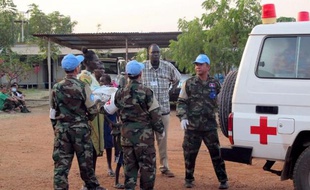 Des combats auraient fait entre 400 et 500 morts à Juba où près de 15.000 habitants de la capitale sud-soudanaise ont trouvé refuge auprès de l'ONU, qui redoute des violences ethniques au lendemain de l'annonce d'un coup d'Etat manqué.