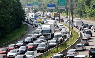 Des bouchons sur les routes de la vallée du Rhône.