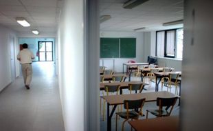 L'enseignant, arrivé seulement cette année dans l'établissement, aurait eu«très peur», mais n'a pas été blessé.