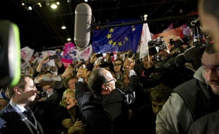 Le choix du Bourget pour le premier grand meeting de François Hollande a inspiré la presse, qui estime lundi que la campagne du candidat PS à l'Elysée a plutôt réussi son "décollage".