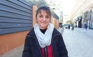 Myriam Garnier est gardienne d'immeuble à Carros, dans les Alpes-Maritimes.