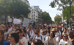 Près de 20 000 manifestants issus de 14 professions libérales ont manifesté ce lundi 16 septembre contre la réforme des retraites.