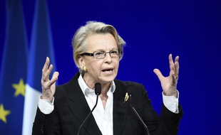 La députée européenne LR Michèle Alliot-Marie au Conseil national du parti le 13 février 2016