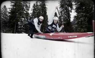 Les céistes Matthieu Péché et Gauthier Klauss ont encore skié en canoë dans une nouvelle vidéo.