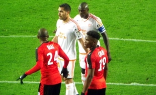 Dimitri Cavaré (n°19) et son pendant à gauche Ludovic Baal, ont affronté le FC Lorient en Coupe de la Ligue mercredi soir.