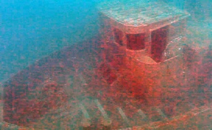 L'épave du Toulonnais immergée à Monaco, le 13 avril 2014.