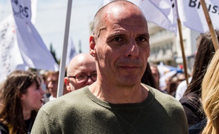 Yanis Varoufakis à la marche du 1er-Mai à Athènes en 2019.