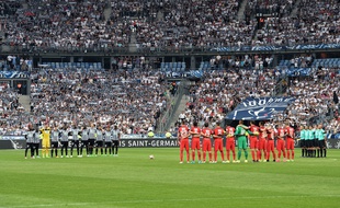 La minute de silence samedi 27 mai 2017 au stade de France.