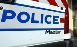 Un couple de SDF soupçonné d'avoir, durant deux mois, frappé, brûlé avec des cigarettes et tailladé au couteau un quinquagénaire sous curatelle qui les hébergeait à Bordeaux, a été écroué samedi, a-t-on appris dimanche de source judiciaire.