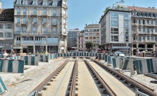 Les travaux de la préfiguration du tram-train, rue du Faubourg de Saverne, s'achèveront à l'automne pour permettre un lancement de la ligne à la fin novembre.