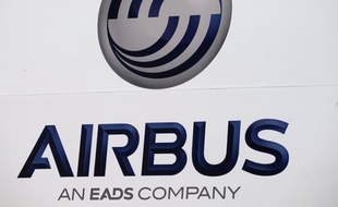 L'avionneur européen Airbus a cédé à Boeing sa place de numéro un mondial du secteur en 2012, mais il a dépassé ses objectifs avec la livraison record de 588 appareils (534 en 2011) et la vente de 833 avions contre 650 prévus, a annoncé jeudi son PDG Fabrice Brégier.