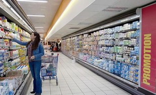 Dans les rayons d'un supermarché à Vaucresson en octobre 2011.