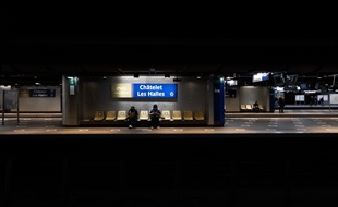 La station de RER Châtelet Les Halles durant le couvre-feu.