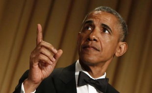 Barack Obama lors du dîner l'Association des correspondants de la Maison Blanche à Washington le 25 avril 2015