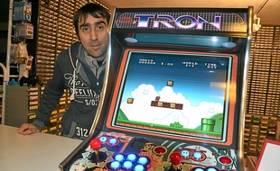 La borne d'arcade de Christophe Gagne rassemble quelque 30 000 jeux.