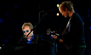 Les chanteurs Elton John et Ed Sheeran