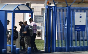 Des experts malaisiens arrivent au BEA à Toulouse pour expertiser un débris du MH 370, le 5 août 2015