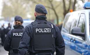 La police a dû intervenir lors d'une énorme bagarre entre supporteurs de foot à Münster, en Allemagne. Illustration.
