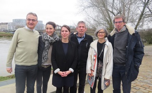 Un maire écolo, ça change tout, estime Julie Laernoes (au centre)