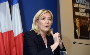 La présidente du FN Marine Le Pen donne une conférence de presse le 6 février 2015 à Nanterre