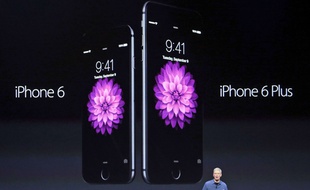 Tim Cook présente l'iPhone 6 et l'iPhone 6 Plus le 9 septembre 2014.
