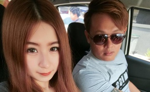 Doreen Ching, 23 ans, a posté sur Facebook et Weibo la photo de ses vergetures après la naissance de ses quadruplés