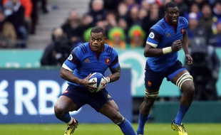 France's winger Virimi Vakatawa looks to make a break in front of his teammate Yacouba Camara (background) during the Six Nations international rugby union match between France and Ireland at Stade de France in Saint-Denis, north of Paris, FRANCE - 13/02/2016.
/JEE_fcirl.17/Credit:J.E.E/SIPA/1602142158