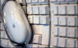 Le groupe informatique Apple a affiché des bénéfices florissants lors du trimestre clos fin septembre et sur l'ensemble de son exercice 2006/2007, tiré notamment par le succès mondial de ses baladeurs iPod, dont 39 millions d'exemplaire se sont vendus cette année.