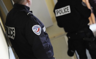 La police est arrivée juste à temps (Illustration).