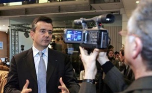 L'UMP revendique "un millier de candidats d'ouverture" dans les 500 plus grandes villes, issus de la gauche, du centre, de la diversité et de la société civile, selon son porte-parole Yves Jego. L'ouverture, "premier commandement" de la Charte municipale, "se décline merveilleusement au niveau local", assure-t-il.