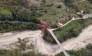 Entre Lantosque et la Bollène-Vésubie, la route a été emportée après le vallon du Mirail