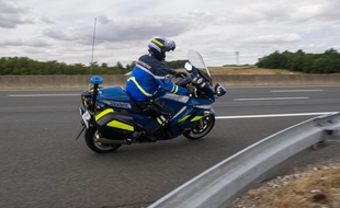 Les motards de la police et de la gendarmerie sont formés depuis des années à cette technique.
