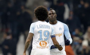 Luiz Gustavo n'a pas réalisé un bon match, au contraire de Mario Balotelli, convaincant pour sa première à l'OM.