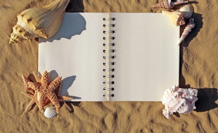 Cahier sur la plage