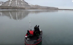 Nageurs de l'extrême en Arctique.
