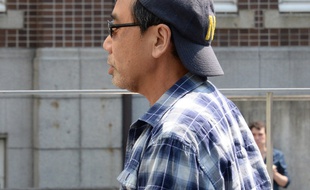 L'écrivain japonais Haruki Murakami, qui apparaît très peu en public, à Kyoto le 6 mai 2013.