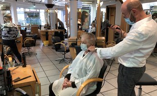 Au salon Joaquim Coiffure, rue Jean-Jacques Rousseau.