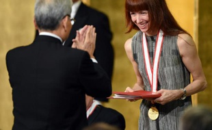 La danseuse étoile Sylvie Guillem reçoit le Prix Praemium Imperiale, le 21 octobre 2015 à Tokyo