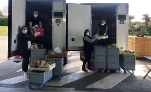 Confinement oblige, à Avranches, les commerçants de L'Avenue, une halle qui réunit huit petits commerces de bouches, se sont lancés dans la livraison.