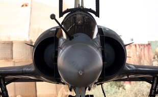 (Photo d'illustration) Un Mirage 2000-D a perdu une réplique de bombe au-dessus du Loiret.