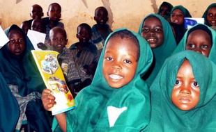 Des élèves de "l'école des prouesses du futur" de la fondation islamique, à Maiduguri, dans le nord-est du Nigeria, le 23 mai 2014