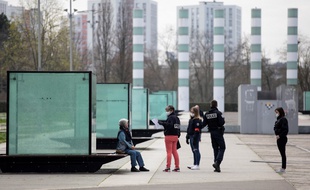 (Photo d'illustration) A Nanterre, un bus et un gymnase ont été incendiés.