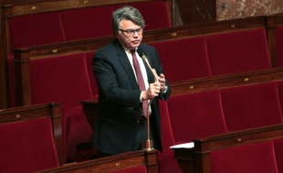 Gilbert Collard le 8 février 2016 à l'Assemblée nationale à Paris