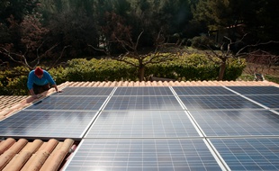 Photo illustration panneau solaire photovoltaique