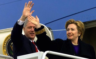 Bill et Hillary Clinton le 7 janvier 2003 sur la base aérienne d'Andrews
