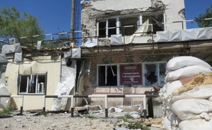 Le poste-frontière de Doljanskiï, le 2 juillet 2014, au lendemain de sa prise de contrôle par l'armée ukrainienne